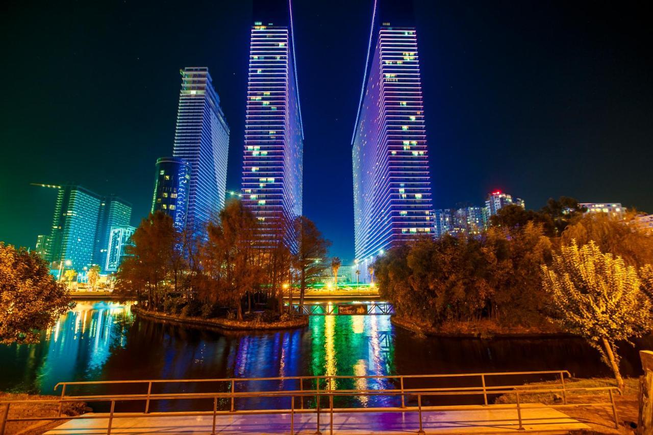Orbi City Luxury Suite Batumi Exterior foto
